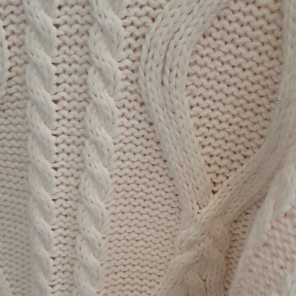 Amazon Cream Cable Knit Sweater - Picture 4 of 4